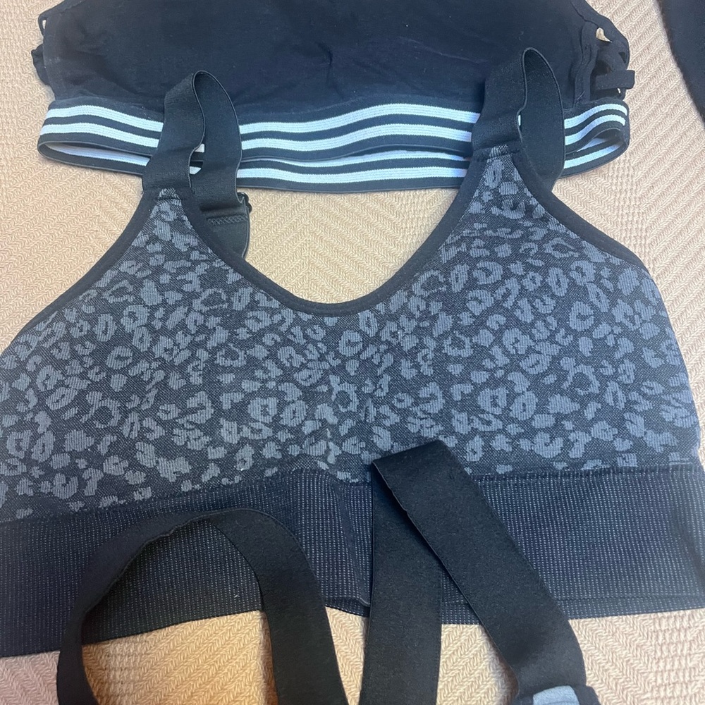 Bundle of 8 sports bras and shorts! - Picture 5 of 12